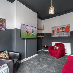 3 bedroom Shalom Sleeps 5 - Ideally Located in Hull- 2 Mins walk to Vibrant Newland Ave