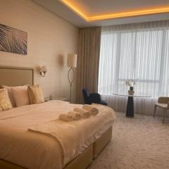 Reserve Now Stylish Studio4 in Palm Tower sky pool Views