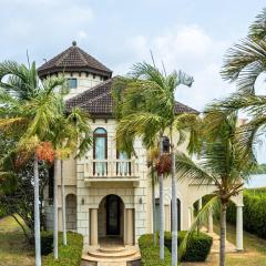 Villa Castello- Water Views & Resort Amenities