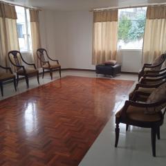 Departamento grande 4 dormitorios, 3 baños con garage gratuito