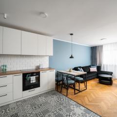 Bielany Comfort Apartment by BookingHost