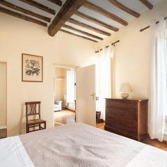 Piazza Navona Center House