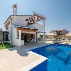 Stunning Home In Kavran With Outdoor Swimming Pool