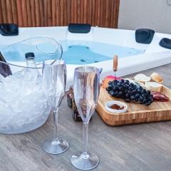 Vila Astra - jacuzzi gigante, telão 120 polegadas, próximo de tudo