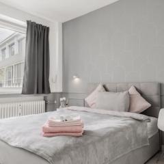 Cozy Apartment in Prime Location with Balcony - Hotel Comfort in 2 Room Apartment in Cologne Neumarkt - City Loft 11 -