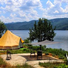 Lakeview Glamping