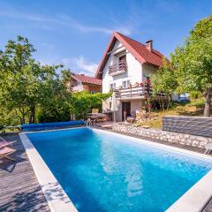Nice Home In Cerovac Vukmanicki With Outdoor Swimming Pool