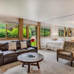 Laurelwood Condominiums 302