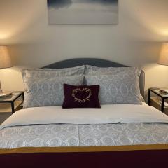 Luxury One bedroom with garden