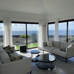 Villa Babel - First Line Seafront Holiday House