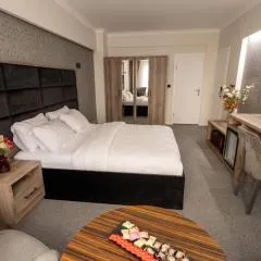 COMFORT HOUSE HOTEL