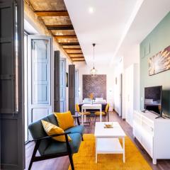 Beautifully Designed Studio with Lots of Natural Light