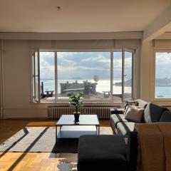 Renovated 5BR with Sea View