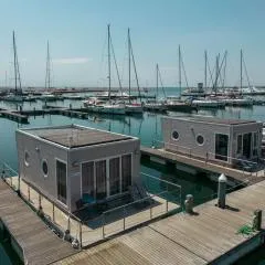 Marina del Gargano Houseboat