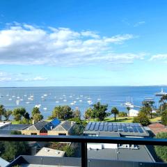 Modern apartment with water view in Geelong