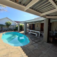 5 BEDROOM CAPE TOWN FAMILY HOME PET FRIENDLY