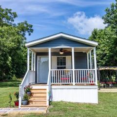 Sun Dog Retreat with Hot Tub, Surf City