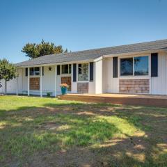 Central Bandon Retreat with Deck Less Than 1 Mi to Beach!