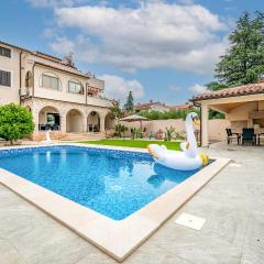 2 Bedroom Nice Apartment In Medulin