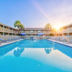 The Beach - Courtyard 128