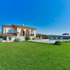 Villa in Debeljak with Private Pool