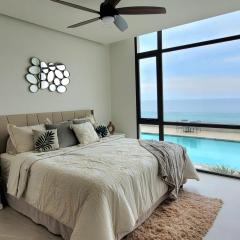 Seafront Condo Pool and Jacuzzi