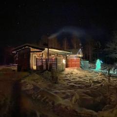 Luxury Aurora glass Igloo, hot tub & sauna cottage