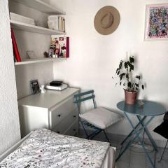 Cute Marais Private Studio for 2