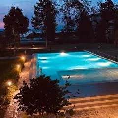 Medencés Panorámás BalAtom apartman