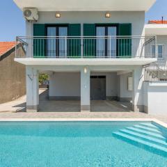 Holiday House Kostanje