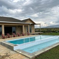 Naivasha 4-Bedroom All Ensuite Cottage