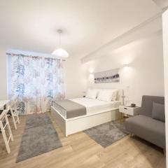 Petite Retreat in Kolonaki, Athens /Netflix