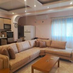 Lovely large summer apartment next to Lungomare