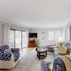 Beach Wood Wonder with pool access - walk to ocean