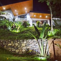 Dốc Chill Retreat view núi, gần Ba Vì