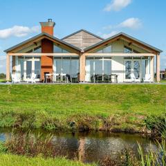 Beautiful group house with an unobstructed view, on a holiday park in Friesland