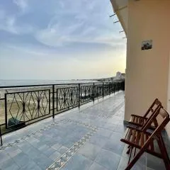 NEWHOUSE VICTORIA - Sea View Apartment