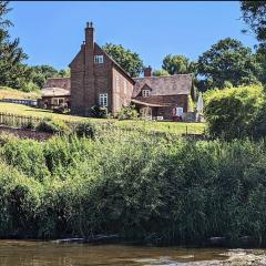 Worralls Grove Guest Farm House