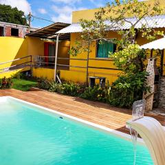 Casa aconchegante com piscina em Camacari BA
