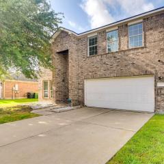 Pet-Friendly Pearland Home about 21 Mi to Houston!