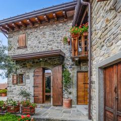 Beautiful Home In Comano With Wifi And 3 Bedrooms