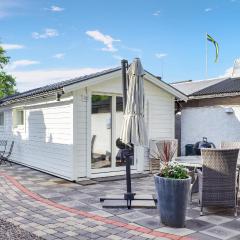 Gorgeous Home In Borgholm With Wifi