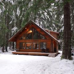 Chalet-style cabin near Mt. Rainier and Crystal