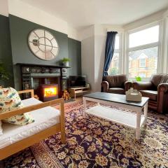 Bright & Spacious Edwardian Townhouse with Garden