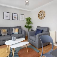 Host Liverpool - Spacious Home for Family & Groups