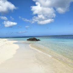 KASPOZ Entire Holiday Home - Private garden & 5 mins walk to the beach