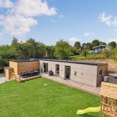 Amazing Home In Ebeltoft With Wifi