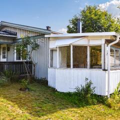 Cozy Home In Slvesborg With Kitchen