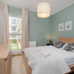 Bright & Stylish Apartment with Balcony 1,5 km to Gdańsk Main City by Noclegi Renters