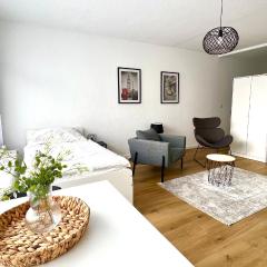 Schöne Wohnung in Linden - 48qm, Moderne Küche, Bad, Balkon, 4 Personen, WIFI